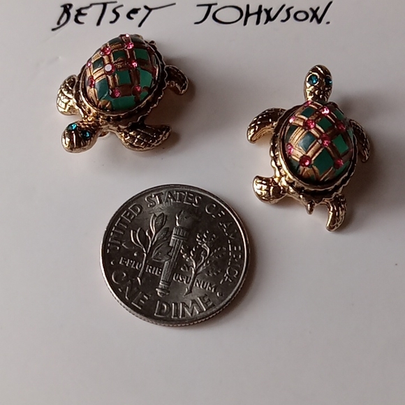 Betsey Johnson Earrings Golden Sea Turles Jeweled eyes and shell.Sweet,beautiful - Picture 6 of 6
